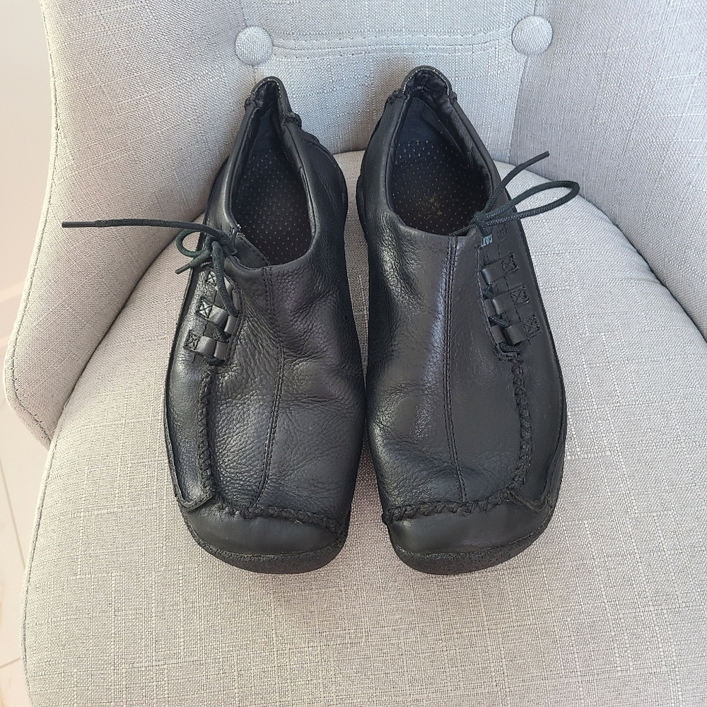 CATERPILLAR  Leather shoes/ Sz 8